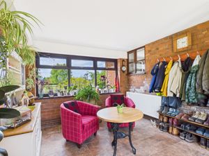 Garden room- click for photo gallery